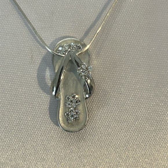 MUST SEE!!! 🩴 BN Silver Flop Flip with Clear Stones - Picture 8 of 14